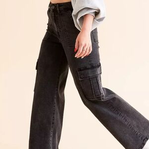 Buckle Hidden Wide Leg Cargo Jeans 31